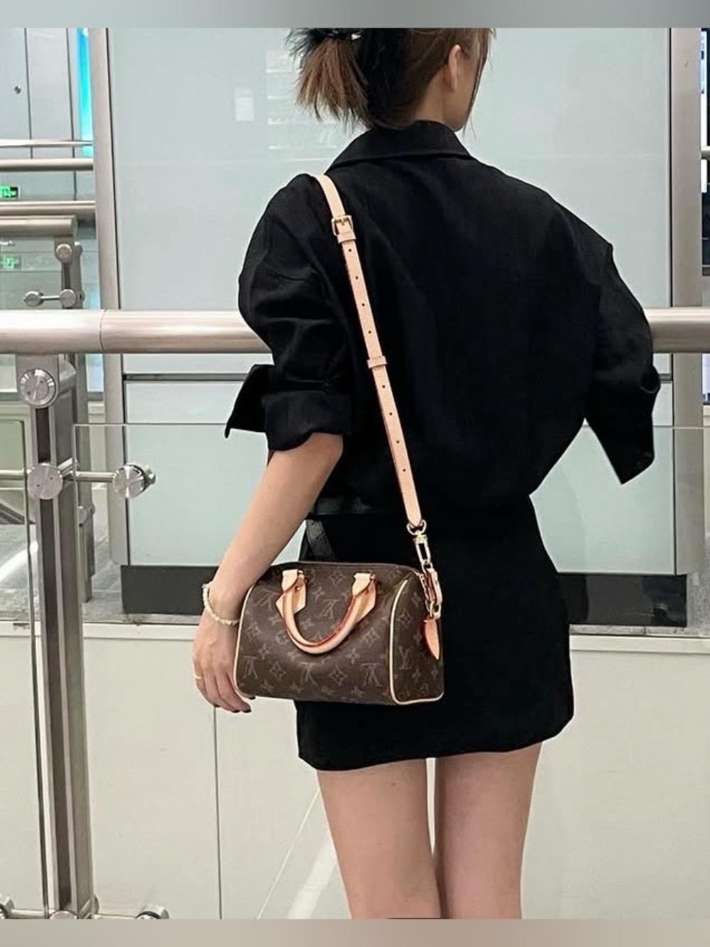 Louis Vuitton Speedy 20 Monogram Canvas Crossbody Bag Vachetta Strap Insert Box - Picture 4 of 16